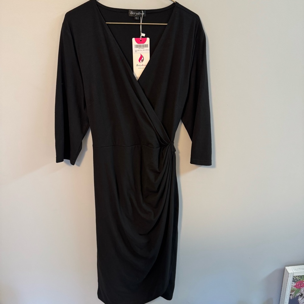 BERYDRESS Women's Faux Wrap Dress NWT Black Size LARGE